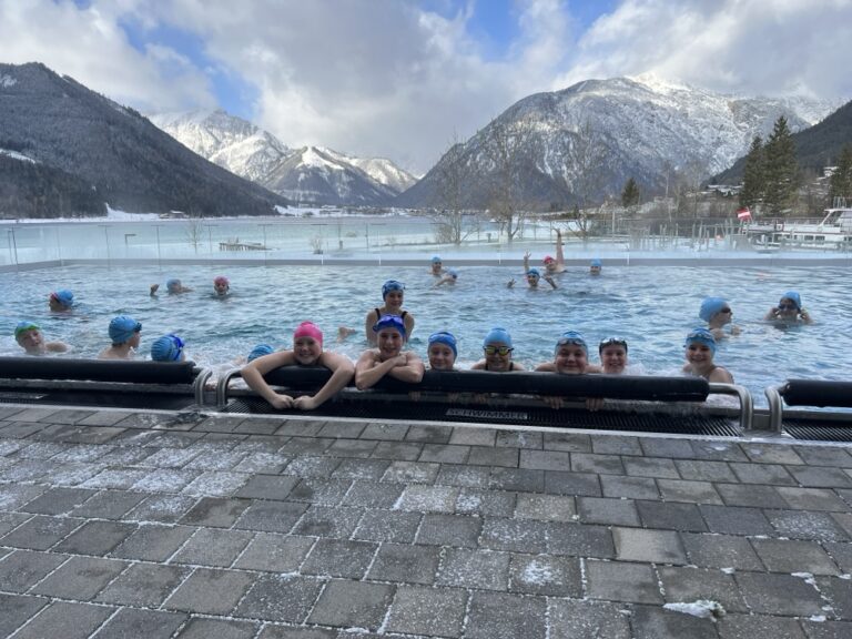 Schwimmen im Atoll am Achensee