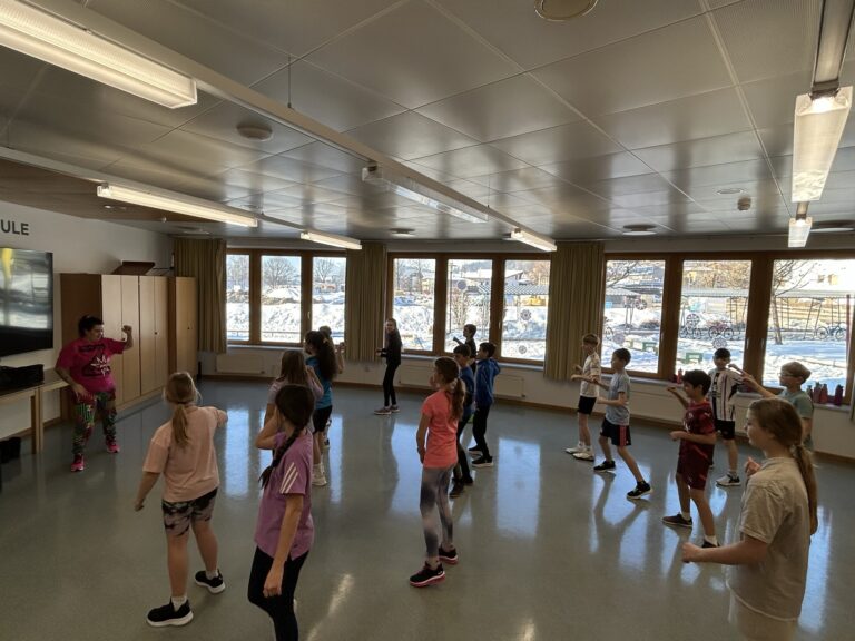 Zumba- Time in der Schule 💃🕺 🎶