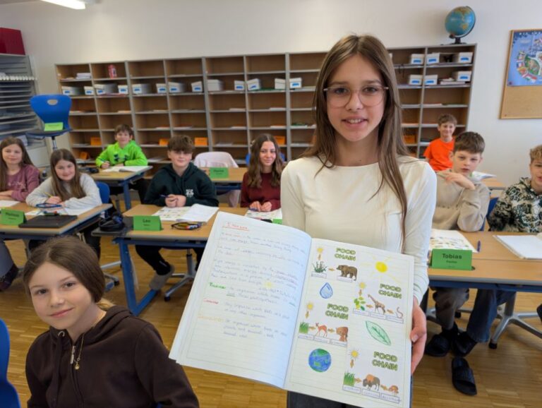 Exploring Ecosystems: Food Chains and Food Webs in Bilingual Biology