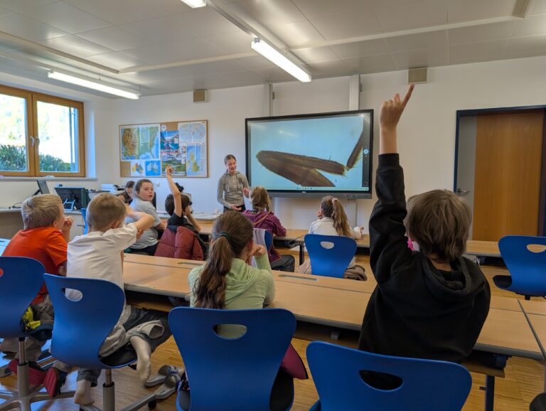 Mikroskopier-Workshop der Mittelschule Langkampfen