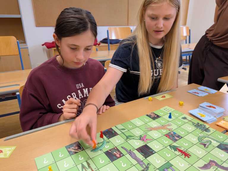 New Science Game for Bilingual Classes